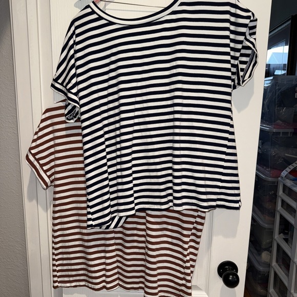 Lily coco Women's Open Back Top Size Large (2) 5551 - Picture 3 of 8